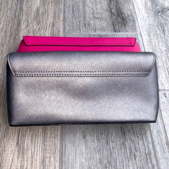 ๐๐ค KATE SPADE clutch metallic silver. EUC ๐ค๐ - Picture 5 of 16
